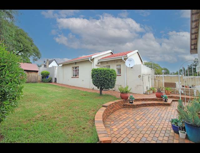 3 BEDROOM HOUSE FOR SALE IN KENSINGTON